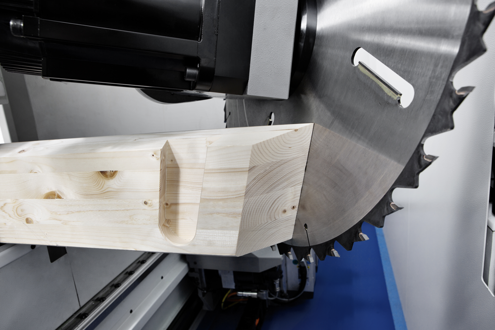 A COMPLETE RANGE FOR WOOD HOUSING MACHINES: Photo 2